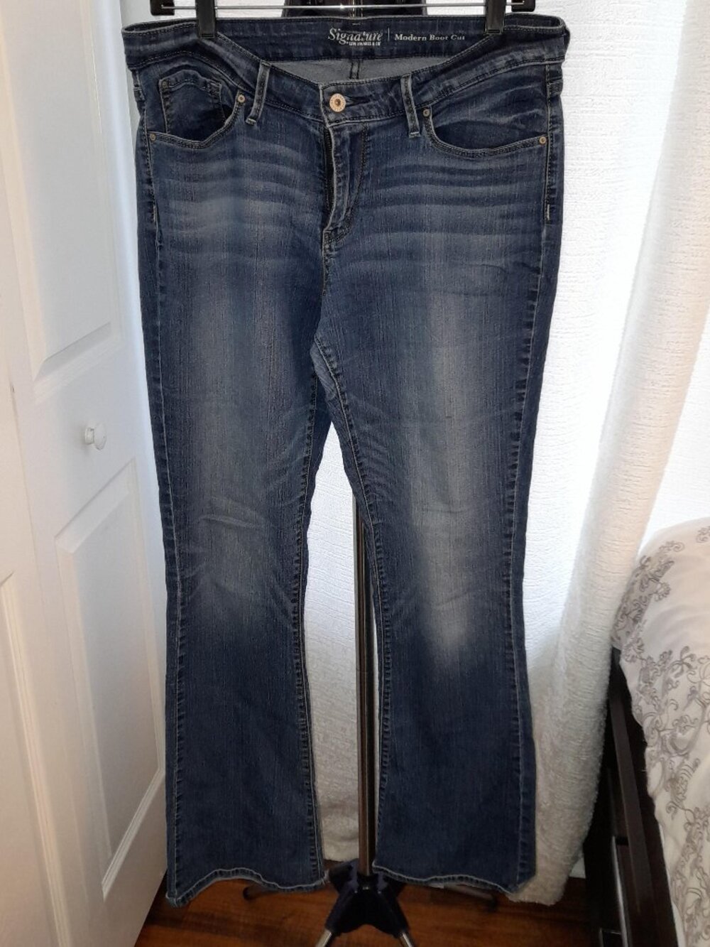 Modern Boot Cut Women Jeans